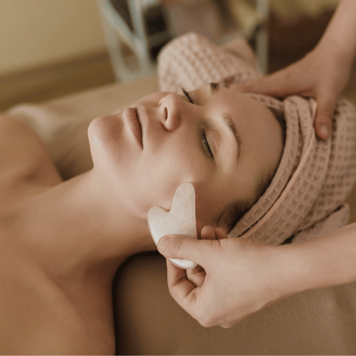 Gua sha avant après lincroyable accessoire beauté La crème du BIO